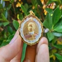 ราคา [พร้อมส่ง] เหรียญ ร.5 วัดไตรมิตรฯ หลังนารายณ์ท.รงครุฑ(พิมพ์ใหญ่) เนื้อทอง3กษัตริย์ เลี่ยมกรอบทองกันน้ำอย่างดี 3ซม. (1732139083502422004)