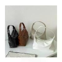 ราคา (Newพร้อมส่ง)กระเป๋าแฟชั่นหนังPUหนังเงา รุ่นนี้หนังนิ่มมาก ทรงสวยเก๋ สะพายไหล่ได้ ปลา ขนม จีบ หนัง วินเทจ ผ้า ทอ (1732676485224040092)