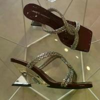 ราคา รองเท้าแตะเปิดนิ้วเท้า สำหรับผู้หญิง เรียบหรู หัวเหลี่ยม สายไขว้ Rhinestone รองเท้าแตะส้นสูง ฤดูร้อน 2023 มาใหม่ เอ สปา ด้า รองเท้า jellybunny รองเท้า ทรงเอ หู หนีบ รองเท้า บา จา ผู้ หญิง (17327029978
