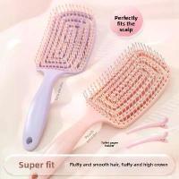 ราคา หวีหางหมู หวีฟู ท็อปมงกุฎสูง จัดแต่งทรงผม ผมหยิกยาวโค้ง หวีจัดแต่งทรงผมขนาดใหญ่ เหมาะสำหรับทำความสะอาดหนังศีรษะ พร้อมฟังก์ชั่นนวด (1732420482187560578)