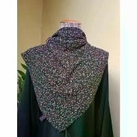 ราคา SQ15สินค้าพร้อมส่ง​ ผ้าฮิญาบ​ ผ้าคลุม ผ้าคลุมผม hijab สามเหลี่ยม​/สี่เหลี่ยม​ ​ผ้าชีฟอง ลายดอกไม้เล็กๆกระจายๆ​ คลุมง่าย​ (1731787464190362636)