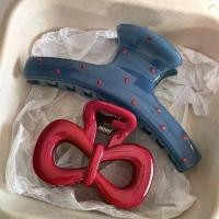 ราคา กิ๊บติดผม, ลายจุดสีน้ำเงินและสีแดง, ดีไซน์โบว์, สไตล์ Updo และฉลาม, ย้อนยุคขั้นสูง, เครื่องประดับผมสำหรับชนกลุ่มน้อย, กิ๊บติดผม ยางรัด ผม คิตตี้ กิ๊ฟช็อป (1731924762283117067)