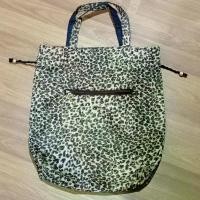 ราคา กระเป๋าถือ รูดเชือก Porta Fortuna ลายเสือ ปลา bag that works (1732696129949893907)