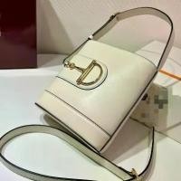 ราคา หลุยส์ Verrani กระเป๋าสะพายไหล่เดียว แฟชั่น ย้อนยุค อเนกประสงค์ 2025 กระเป๋าถัง Niche ใหม่ กระเป๋าสะพายข้าง กระเป๋าถือ อัพเกรด กระเป๋า ปลา shoulder bag (1732408684051465859)