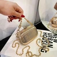 ราคา กระเป๋าราตรีมินิ แฟชั่นอินเทรนด์ มาใหม่ กระจกโลหะ อเนกประสงค์ กระเป๋าสตรี กระเป๋าสะพายข้าง มีสายโซ่ กระเป๋าสะพายแต่งหน้า กระเป๋า ปลา (1732109245628122633)