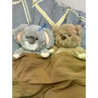 ราคา ตุ๊กตาหมี นอนไม่หลับ ตุ๊กตาหมี กระต่าย ลูกสุนัข ตุ๊กตาแพนด้าและโคอาล่า มาใหม่สำหรับผู้หญิง ปี 2024 (1729750408493566417)