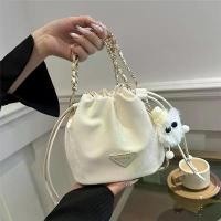 ราคา กระเป๋าminmin กระเป๋าสะพายข้าง Drawstring ขนาดเล็ก สำหรับผู้หญิง สีพื้น แฟชั่นเรียบง่าย สไตล์เกาหลี อเนกประสงค์ Ins กระเป๋าถัง ฤดูใบไม้ผลิใหม่ 2023 hobo bag trend พลีท วัยรุ (1732006768258614472)