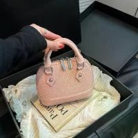 ราคา กระเป๋าสตรีทรงหอยหนังPUลายทาง ดีไซน์ใหม่2025 กระเป๋า ออฟฟิศ กระเป๋า ใส่ ตัวอักษร leather bag hobo bag shoulder bag beach bag (1731797196979274887)