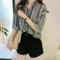 ราคา เสื้อชีฟองลายทาง พลัสไซส์ M-4XL มี 4 สี สำหรับผู้หญิง แขนสั้น คอวี สไตล์เกาหลี ทรงหลวม ลำลอง ออฟฟิศ เป็นทางการ เสื้อเชิ้ตผู้หญิง เสื้อเบลาส์ทรงหลวม ดีไซน์ล่าสุด สีขาวและสีน้ำเงิน ราคาถูกและสวยงาม (173