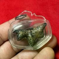 ราคา วัวธนูหลวงพ่อพุฒ วัดกลางบางพระ เด่นด้าน เมตตา มหานิยม แคล้วคลาด โชคลาภ เงินทองไหลมา ช่วยปัดเป่าเรื่องร้ายให้กลายเป็นดี จะเกิดความสำเร็จในหน้าที่การงาน เจริญก้าวหน้า พระเครื่อง วั (1732284614968968948)