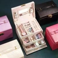 ราคา กล่องเครื่องประดับสุดหรู พร้อมตัวล็อควินเทจ กล่องเก็บของ 3 ชั้น สำหรับใส่แหวน ต่างหู สร้อยคอ และสร้อยข้อมือ กล่อง ใส่ พระ กล่อง สะสม พระเครื่อง โหล สุ่ม เครื่อง ประดับ ตลั (1732401441793934774)