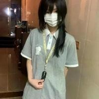 ราคา เสื้อโปโลปักลายสุนัขการ์ตูน ผ้าพลัฌ ปักลาย แขนสั้น สีน้ำ ฟ้า ดีไซน์สวย สไตล์ฮ่องกง ซอก แขนสั้น เสื้อ ใส่ สบายๆ (1731763963170293044)