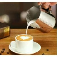 ราคา เหยือกทําฟองนม 350 ml แก้วตีฟองนมสแตนเลส ถ้วยตวงสแตนเลส เหยือกสแตนเลส เหยือกตีฟองนม ถ้วยตวง ถ้วยตวงนม เหยือกตวงสแตนเลส ดริปกาแฟแบบธรรมชาติ มือใหม่หัดดริปกาแฟ ดริปกาแฟมือใหม่ ดริป (1729613852655585302)