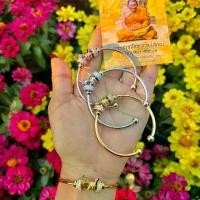 ราคา กำไลพญานาคเกี้ยวเงินทอง หลวงปู่ศิลา จากวัด100% (คาถาบูชา+ธูป1ชิ้น) ถ่ายจากสินค้าจริง (1731830123155327189)