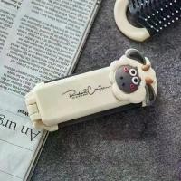 ราคา ชุดหวีพับมินิ 2 in 1 พร้อมกระจก ขนแปรงสีขาวนม หวีนวดป้องกันไฟฟ้าสถิตย์ พร้อมกระจก กระเป๋าเหลี่ยม กระจก พับได้ แปรงผม อุปกรณ์จัดแต่งทรงผม (1732164288015533677)