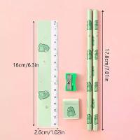 ราคา ชุดดินสอการ์ตูนสำหรับเด็ก ชุดเครื่องเขียน อุปกรณ์การเรียน เครื่องเหลาดินสอน่ารัก ยางลบ ไม้บรรทัด เครื่องเขียน ของขวัญสำหรับเด็ก 1 ชุด (1729736426173466896)