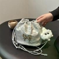 ราคา กระเป๋าใบเล็ก แฟชั่น สายรัดใหม่ สไตล์เกาหลี โซ่อินเทรนด์ ดีไซน์ไม่ซ้ำใคร กระเป๋าสะพายข้างผีเสื้อ สำหรับผู้หญิง stand oil กระเป๋า สะพาย ข้าง แบรนด์ไทย shoulder bag (1732687634421024745)