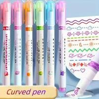 ราคา ปากกาเรืองแสง โค้ง 6 สี สเกลวารสาร ปากกา ลูกไม้ ปากกาเรืองแสงรูปคลื่นดอกไม้ ปากกาไฮไลท์ ปากกาเน้นข้อความ DIY (1731446299833108238)
