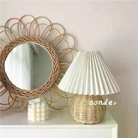 ราคา SONDER พร้อมสต็อก โคมระย้า หวาย โคมไฟตั้งโต๊ะจีบ โคมไฟข้างเตียงวินเทจ โคมไฟตั้งโต๊ะพร้อมฐาน หวาย เหมาะสำหรับห้องนอน ห้องนั่งเล่น หอพักวิทยาลัย หรือสำนักงาน ขับเคลื่อนโดย USB รวมหลอดไฟ LED สีขาวอบอุ่น