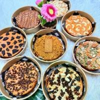 ราคา บราวนี่ชาไทยครึ่งปอนด์ น้ำหนักก่อนอบ 200 กรัม มี 8 หน้า รวมหน้า โอรีโอ้ ช็อกโกแลตชิพ นูเทลล่า ธัญพืชรวม อัลมอนด์สไลด์ เม็ดมะม่วงหิมพานต์ บิดคอฟ (1732569766291670792)