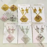 ราคา [COD] vintage jewelry เครื่องประดับไทย เครื่องประดับชุดไทย พลอยเทียมสร้อยคอ สร้อยคอจี้ ชุดสูทสีทอง ต่างหู หัวเข็มขัด สีแดง (1732700126191060461)