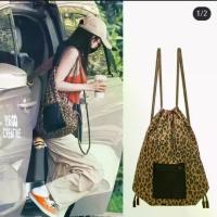 ราคา กระเป๋าเป้หูรูด ลายเสือดาว แฟชั่น รับ หิ้ว เกาหลี db journey backpack เป้ หัว ชมพู maroon cream sanrio กระเป๋า outdoor (1731541335446029661)