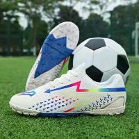 ราคา รองเท้าฟุตบอลสไปค์ สไตล์ใหม่ สำหรับผู้ชายและเด็กโต รองเท้าฝึกซ้อมกีฬา unisex รองเท้าฟุตบอลสไปค์ยาว ข้ามพรมแดน joma pito ส ต ั ๊ ด wingz รองเท้า บอล เล วอลเลย์บอล (1732212937783805084)