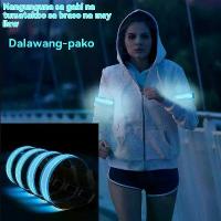 ราคา สร้อยข้อมือสายรัดแขนสะท้อนแสง, ไฟ LED, ไฟวิ่งกลางคืน, สายรัดแขนเรืองแสง, คำเตือนการขี่จักรยาน, ไฟ LED ถุง รองเท้า สนับเข่า กันกระแทก วอลเลย์บอล football socks คลุม กระเป๋า เดินป่ (1732489693283714987)