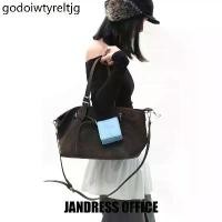 ราคา (พร้อมส่ง/ส่งด่วน) กระเป๋าJandress รุ่น Gallini Velvet Tote bagSize:S กระเป๋าสะพายข้าง+กระเป๋าเล็ก (1733349651540182476)