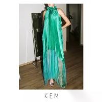 ราคา Feather Tulle Dress - Emerald Green (1732865867450319980)