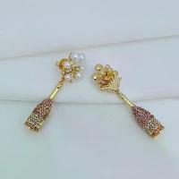 ราคา New European and American Fashion Light Luxury Creative Inlaid Super Shiny Rhinestone Pearl Champagne Bottle Fireworks Shape Personality Earrings (1733201748708329464)
