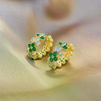 ราคา Small Four-leaf Flower Earrings with Color Block Design Elegant Fashion Style Copper Alloy Zircon Earrings for Women Zircon Jewelry (1733437207313614508)