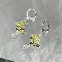 ราคา Shimmer Star Earrings New Niche Design Personality Studs Elegant Tassel Green Diamond Star Earrings Wholesale (1733390755926345687)