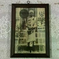 ราคา กรอบรูป หลวงพ่อรุ่ง วัดท่ากะบือ ขนาด12x18ซม กรอบไม้ ขายดี (1733456600380180108)