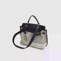 ราคา กระเป๋าผู้หญิงแฟชั่นสไตล์สตรีท บุคลิกทันสมัย หนังนิ่มทรงเคลลี่ กระเป๋าถือโท้ท ความจุขนาดใหญ่ ผ้าแคนวาสปะติด กางเขนสะพายไหล่ กระเป๋าเบอร์กิ้น กระเป๋าสะพายไหล่ กระเป๋าถือใต้แขน กระ (1733291769980684064)