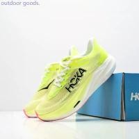 ราคา รองเท้าวิ่ง HOKA ONE ONE Rocket X 3 สำหรับผู้ชายและผู้หญิง ออกแบบมาเพื่อดูดซับแรงกระแทกขณะวิ่ง ใส่สบาย ระบายอากาศได้ (1733157311635883340)