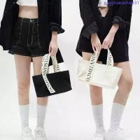 ราคา HOMELAND - กระเป๋าผ้า canvas รุ่นสกรีนสาย (Small) *มีแม่เหล็กปิดและแผ่นรองทรง* สีครีม / ดำ บล็อกบัสเตอร์ iphone 7 plus body บอร์ด ไอโฟน 13 หน้าจอ ซัมซุง 06 (1733292045636240447)