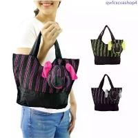 ราคา พร้อมส่ง เอลฟ์...กระเป๋าโท้ทผ้าพลีทริ้ว พับเก็บได้ในหัวช้าง - S (Eleph Foldable Bag Pleat 3-Stripe Tote - S) จัดส่งเฉพาะจุด iphone 7 plus body บอร์ด ไอโฟน (1733293187528230363)