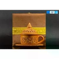 ราคา ถ้วยกาแฟดินเผา พร้อมฝาครอบ จานรอง แกะสลัก ลายไทย กล่องผ้าไหมลายทอง หัตถกรรม Terracotta Cup Coffee Clay OTOP Handmade (1733071953322083429)