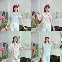 ราคา เสื้อคอปกกระดุมหน้า ดีเทลงานปักLove/Ribbon ผ้าคอตตอนลินินสีพาสเทล (Prod Studio) COD (1732961741050513124)