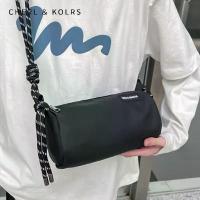 ราคา กระเป๋าสะพายข้าง แฟชั่นผู้ชาย กระเป๋าสะพายข้าง วัสดุไนลอน Cal Sports กระเป๋าทรงกระบอก (1733082436992927043)