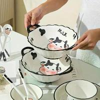 ราคา ชุดเซรามิกสีดำและขาวลายวัวสุดน่ารัก ชามข้าว/ช้อน/จานใส่สลัด เหมาะสำหรับของหวาน ไอศกรีม ใช้กับเครื่องล้างจานได้ ปลอดภัยสำหรับเตาอบ ไมโครเวฟ (1733352202719823134)