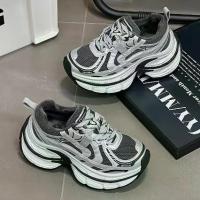 ราคา รองเท้าผ้าใบสำหรับผู้หญิงแบบมีซับในขนแกะ รุ่นใหม่ปี 2025 สำหรับฤดูหนาว พื้นหนาเสริมความสูง เหมาะกับผู้หญิงตัวเล็ก พร้อมส้นสูงสุดฮิต สีวินเทจสไตล์มือสอง ขายดีมาก รองเท้าหัวโต ผู้ห (1733429277989569809)