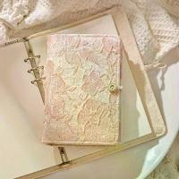 ราคา สมุดโน้ตปกผ้าทำมือลายดอกไม้เหมือนกระดาษ ปกสแตนเลส 3 ห่วง ขนาด A5/A6 พร้อมหน้ากระดาษหลวมถอดได้ เข้าเล่มด้วยลวดลายดอกไม้สีชมพูและปกสีเบจ สำหรับเขียน วาดภาพ บันทึกแพลนเนอร์ ไดอารี่ (1733438490339280646)