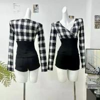 ราคา 2025 เสื้อเบสิกพื้นฐาน ลายปะติดปะต่อ ลายตารางขาวดำ เสื้อยืดแขนยาว ทรงเข้ารูป สาวฮอต เสื้อในอเนกประสงค์ ลดน้ำหนัก เสื้อสีดำ สิบสามเส้น (1733290904115774747)