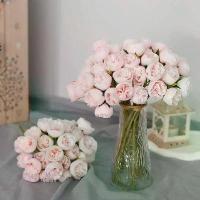 ราคา 27 หัว ดอกกุหลาบสีชมพู ดอกโบตั๋น ดอกไม้ประดิษฐ์ ช่อดอกไม้ผ้าไหมสำหรับโต๊ะ แจกัน จัดบ้าน ตกแต่งงานแต่งงาน ดอกกุหลาบ ดอกไม้ปลอม (1732704344127407104)