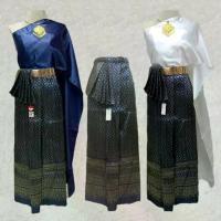 ราคา ผ้าถุงจับจีบหน้านาง ชายพก เย็บสำเร็จรูป ติดตะขอ 2 ตะขอ เนื้อผ้าไหมทอพิมพ์ทอง (1732285346550613811)