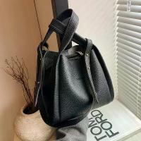 ราคา กระเป๋าทรงถัง ชุดสองชิ้น ลายลิ้นจี่ กระเป๋าสตรีใหม่ สีทึบเรียบง่าย กระเป๋าสะพายไหล่เดียว กระเป๋าสะพายข้าง กระเป๋าถือ shoulder bag bag women กระเป๋า ทรง ขนม จีบ กระเป๋า สตรี (1732670921442428641)