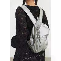 ราคา CryingCenter กระเป๋าเป้/แบคแพคสะพายหลัง Mini Backpack Silver (1734110008458577303)
