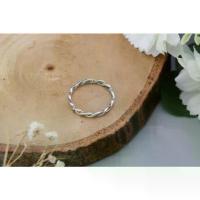 ราคา [พร้อมส่ง] (Ring/แหวน): 925 sterling silver ring twisted rope แหวนเงินแท้925 แหวนเชือกบิด Silver Thai (1734345552691365317)